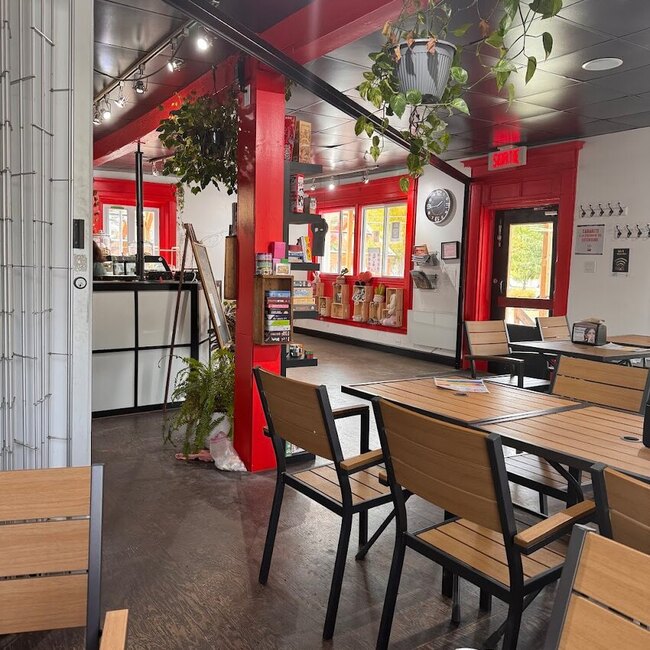 Le Caf&eacute; Kaiju Restaurant