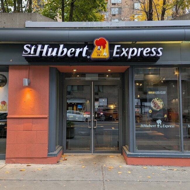 R&ocirc;tisserie St-Hubert Express - Restaurants Barbecue-BBQs Ouverts pour souper Centre-ville