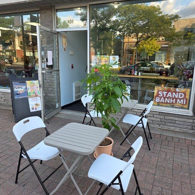 Comptoir Stand Banh Mi PT & &Eacute;picerie - Restaurants pr&egrave;s de: H4R1P8