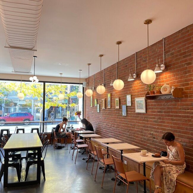 Flers Caf&eacute; - Caf&eacute;s, Poutine, Tea Restaurants in Montreal
