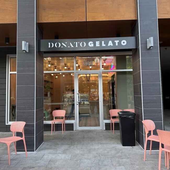 Donato Gelato - Restaurants pr&egrave;s de: H4A1Y9