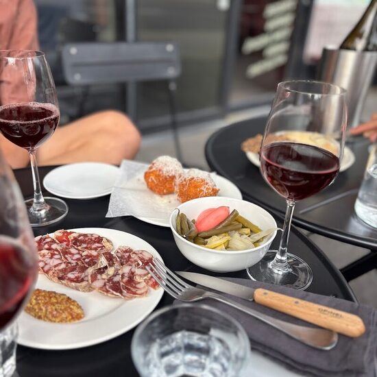 Bar Minou - Restaurants in Montreal