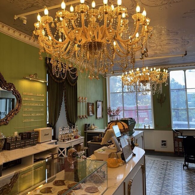 Trois Cats 34 - Ice Cream Restaurants Near: H3B4E8