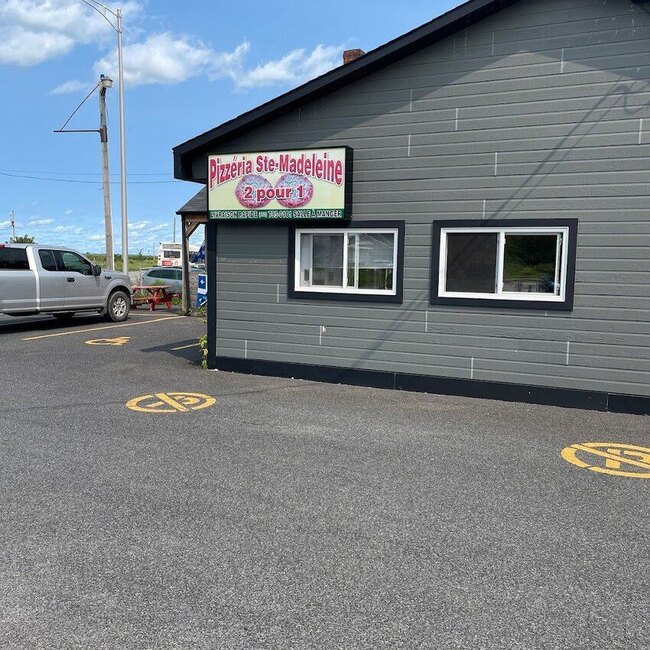 Pizzeria Ste Madeleine 2 pour 1 - Sandwichs de Sainte-Madeleine