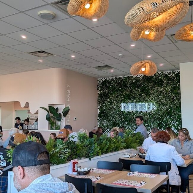 L'Oeufrier - Burgers Ouverts le matin Montr&eacute;al