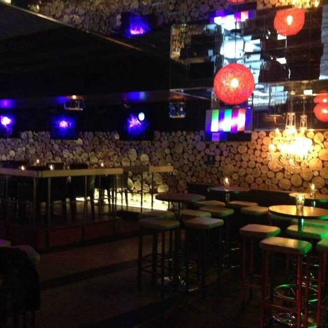 Bungalow Bar Salon - Bars &agrave; Montr&eacute;al