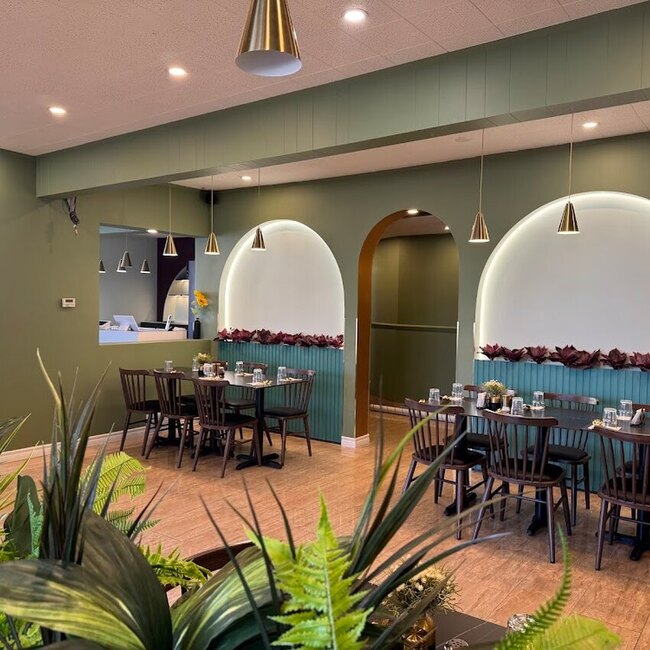 Maman Sady Restaurant - Grill, Chicken Wings, Poutine, Steakhouses Restaurants Near: H4E4A1