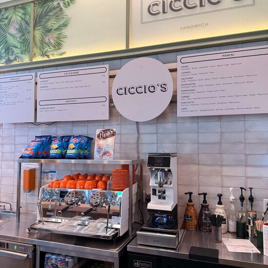 Ciccio's - Takeout Available Restaurants in Montreal