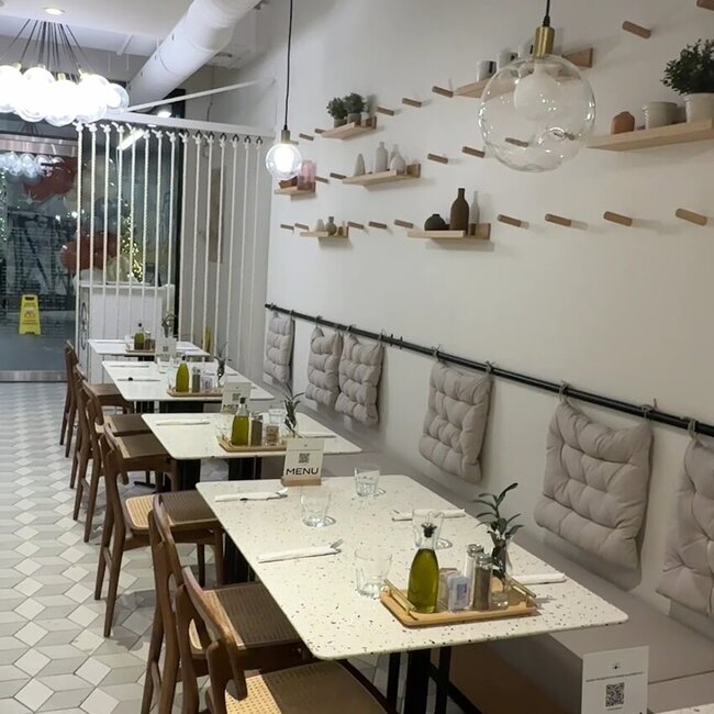 Eggstatic - Restaurants pr&egrave;s de: H2Y1V2