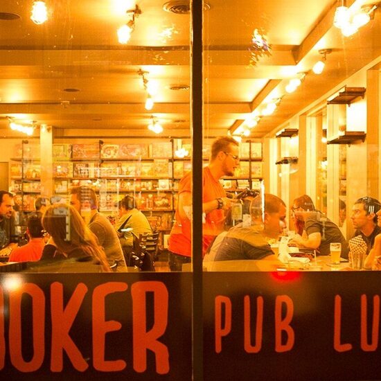 Le Joker Pub Ludique - Restaurants Livraison pr&egrave;s de: J2C2B9