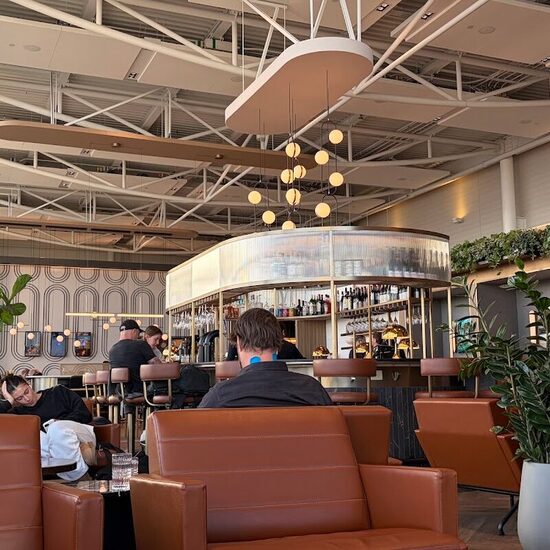 Aspire AMEX Salon/Lounge - Breakfast, Poutine Restaurants in Montreal