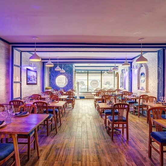 Petros Taverne Grecque - Restaurants Grecs, Persans, Libanais de Montr&eacute;al