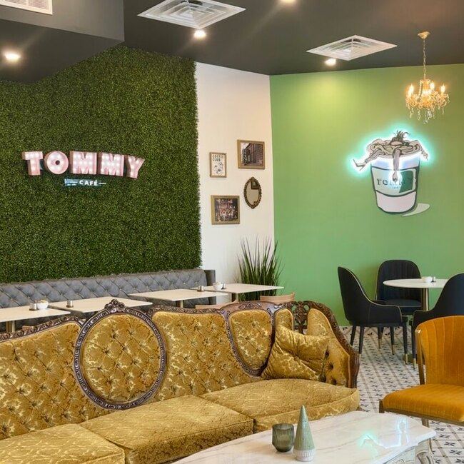 Tommy Caf&eacute; - Greater Montreal Open Monday Restaurants