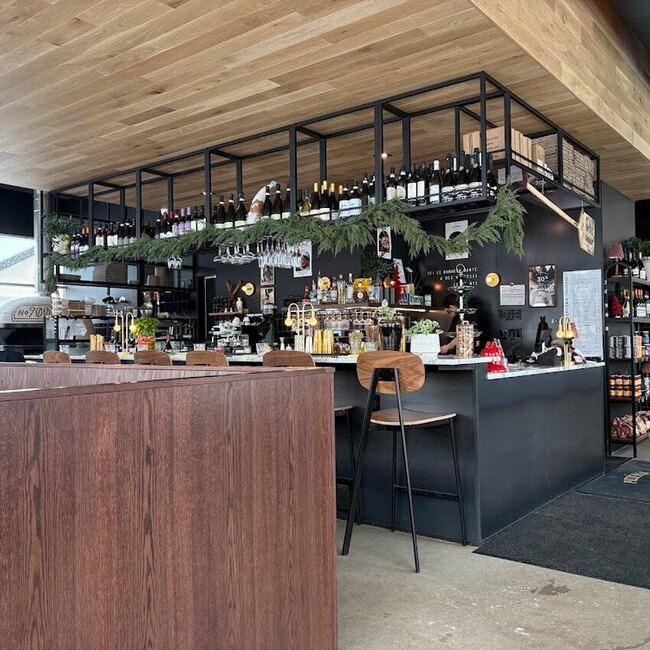 Pizzéria NO.900 - Restaurants in Mont-Tremblant