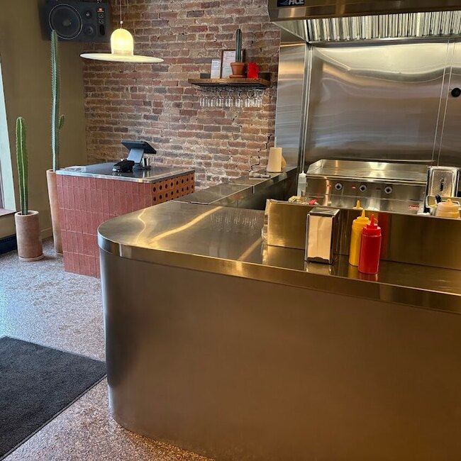 Bāgā - Restaurants près de: H2S2P7