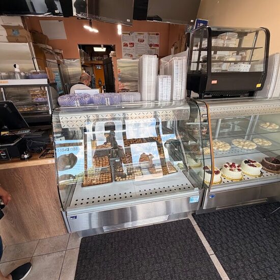 Pâtisserie Halwanji - Restaurants in Montreal