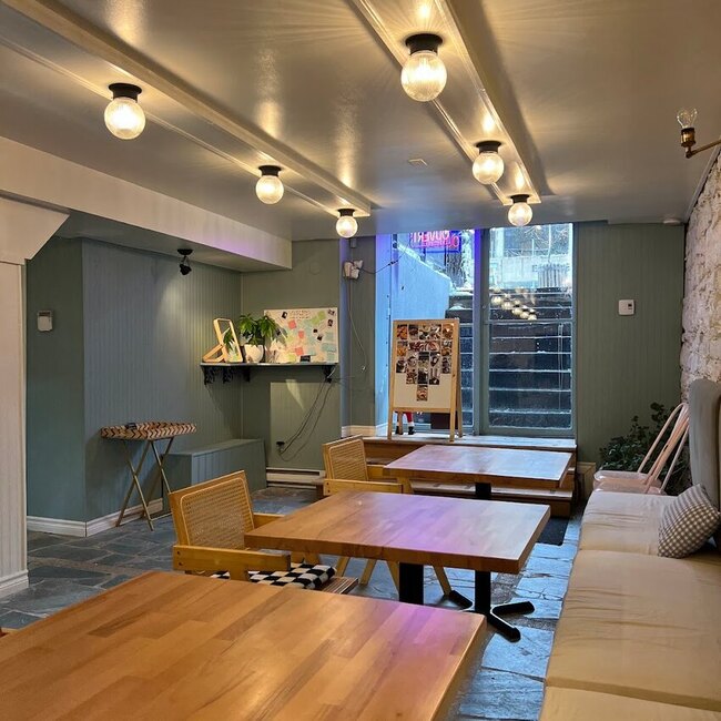 Caf&eacute; Nook - Restaurants Cor&eacute;ens, Fish & Chips, Ramen, Barbecue-BBQs, Steakhouses pr&egrave;s de: H2V4E7