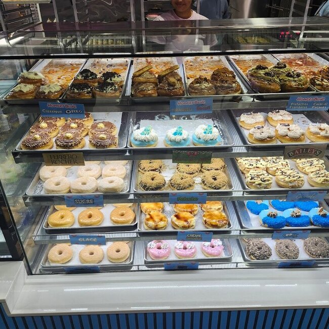 Homers Bo&icirc;te &agrave; Beignes - Restaurants pr&egrave;s de: J7C2M2