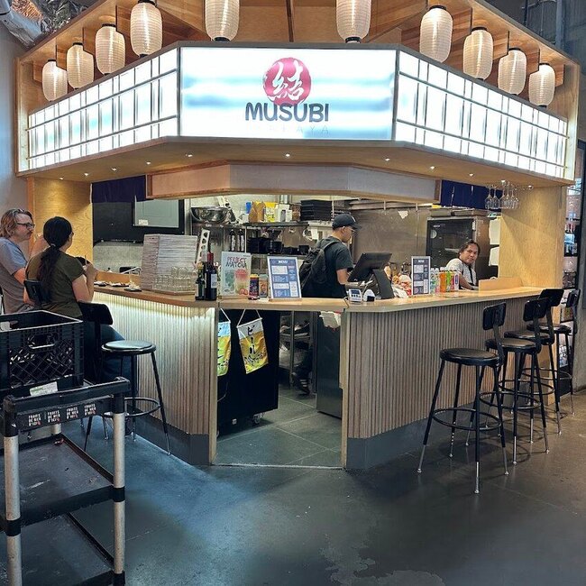 Musubi Izakaya - Restaurants près de: H2Y1N1