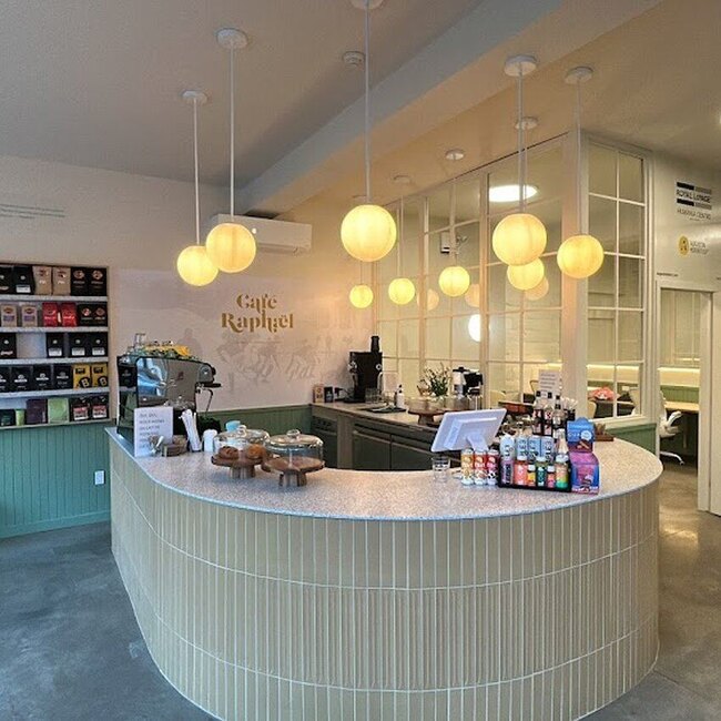 Caf&eacute; Rapha&euml;l -  Restaurants Near: H2R1G9