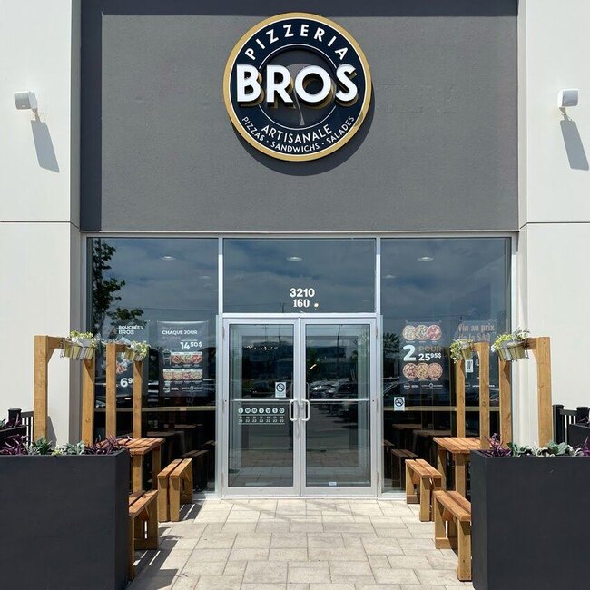 Pizzeria Bros -  Restaurants Near: J7V8W5