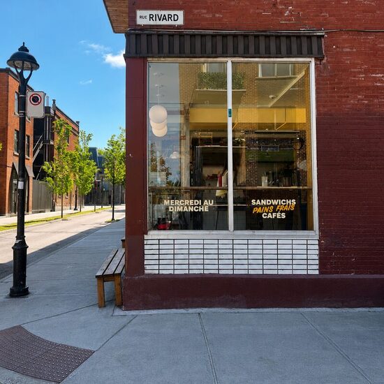 Cam's Déjeuner - Breakfast Restaurants in Montreal
