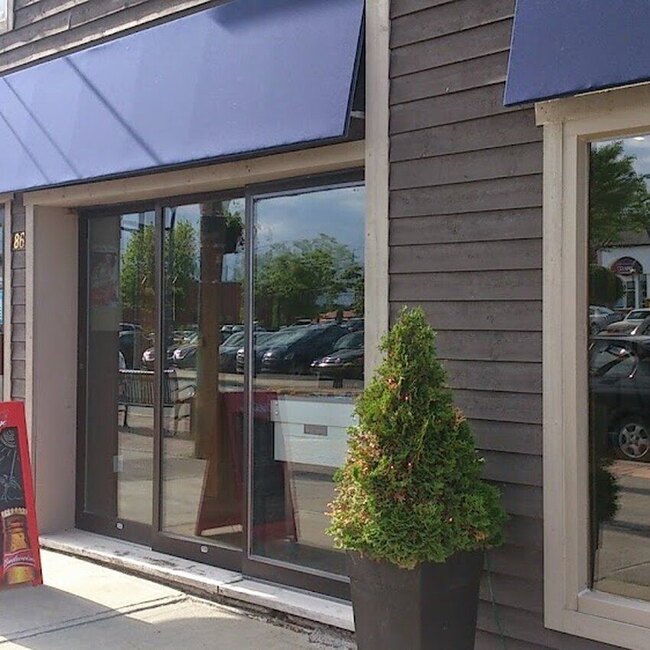 Pub Le Belvédère - Restaurants à Cantons-de-l'Est / Estrie ouverts tard