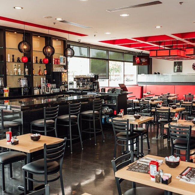 Sel, Poivre et Pommes - Delivery Restaurants Near: J5Z3E8