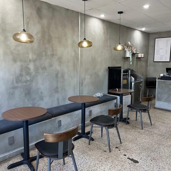 Maison Caf&eacute; - Restaurants de Montr&eacute;al
