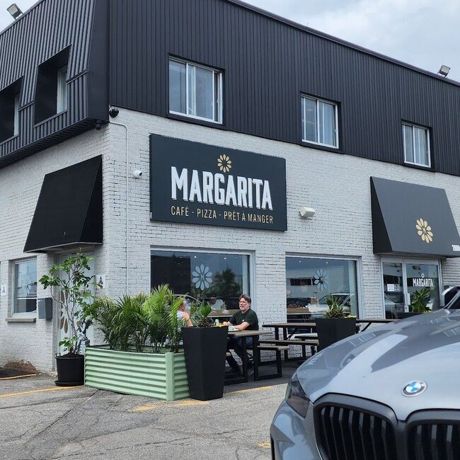 Margarita Cafe - Restaurants Terrasses près de: H7M2P9