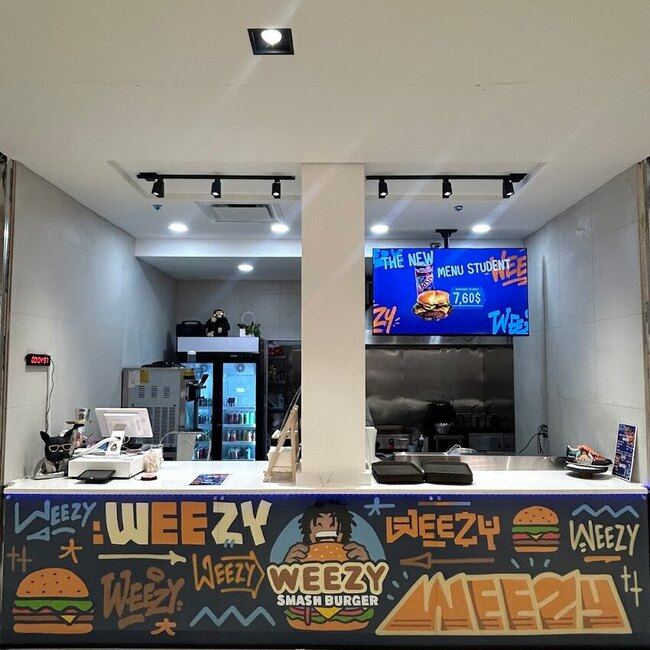 WEEZY SMASH BURGER - Restaurants près de: H3R2J8