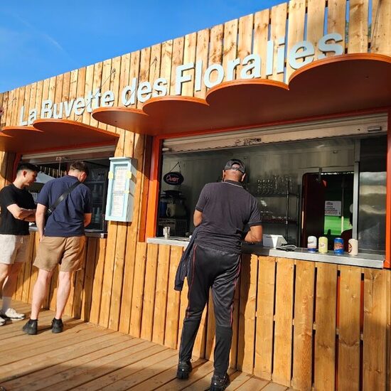 La Buvette des Floralies - Restaurants Sandwichs, Fish & Chips de Montréal