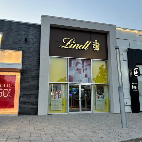 Boutique Lindt - Restaurants in Montreal
