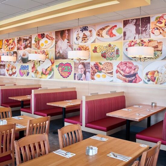 Cora Déjeuners et dîners - Restaurants de Montréal