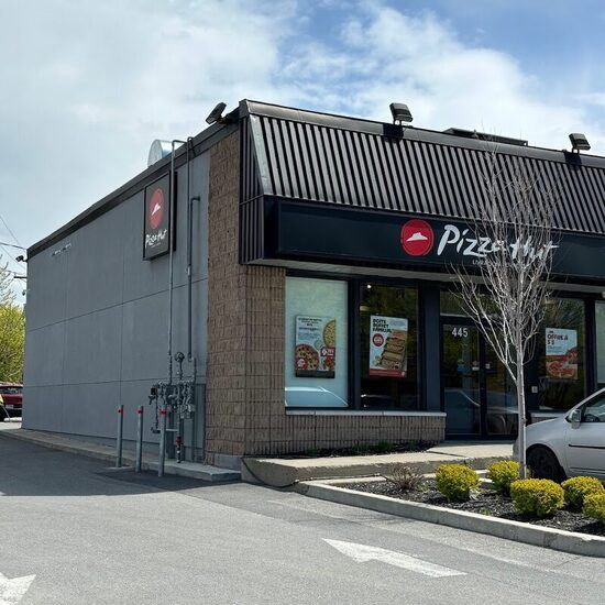 Pizza Hut - Middle Eastern, Pizza Restaurants in Montreal