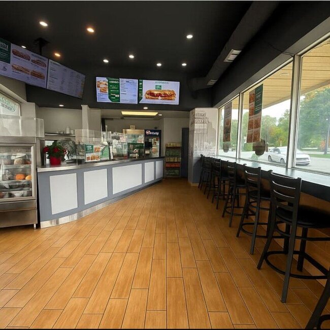 Dagwoods - Restaurants Bagels, Deli près de: H4A2B2