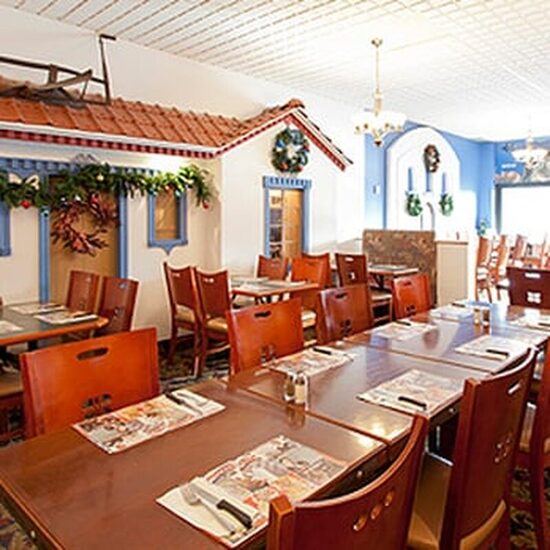Village Grec - Restaurants Grecs, Persans, Libanais de Montr&eacute;al