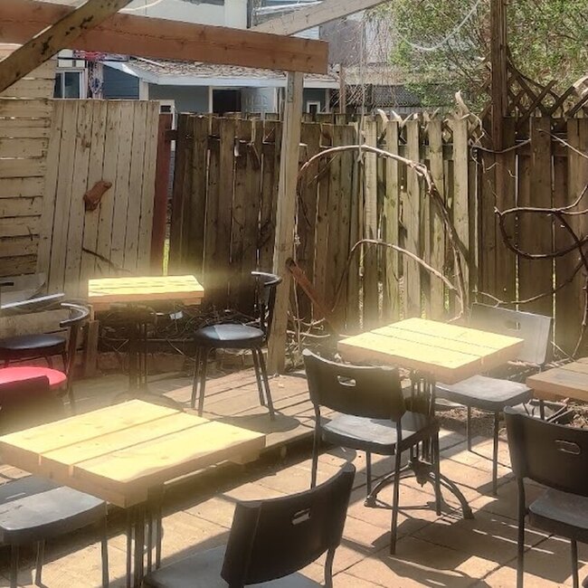 Schnitzel & Cie par Bagel St-Henri - Bubble Tea, Caf&eacute;s Restaurants Near: H4E4H2