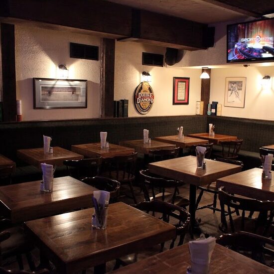 Ye Olde Orchard Pub & Grill - Irish Restaurants in Montreal