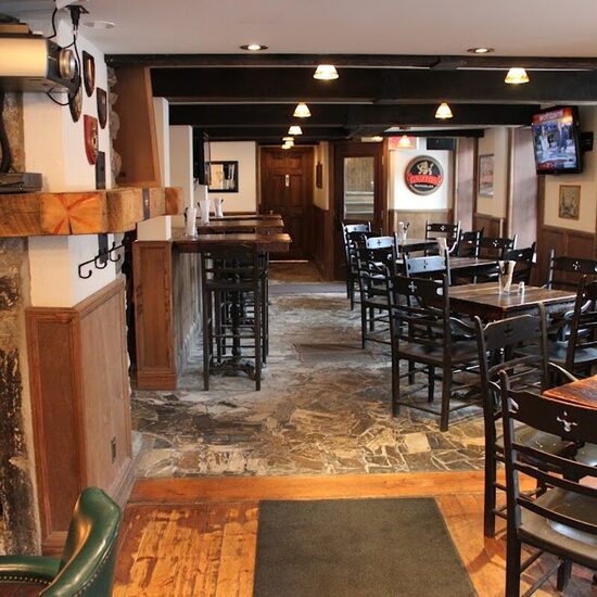 Ye Olde Orchard Pub & Grill - Restaurants in Montreal