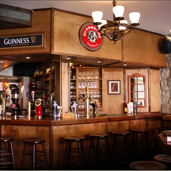 Ye Olde Orchard Pub & Grill - Restaurants Commande en ligne près de: H3C0B1