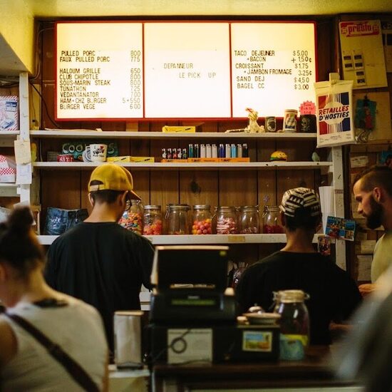 Dépanneur Le Pick Up - Restaurants in Montreal
