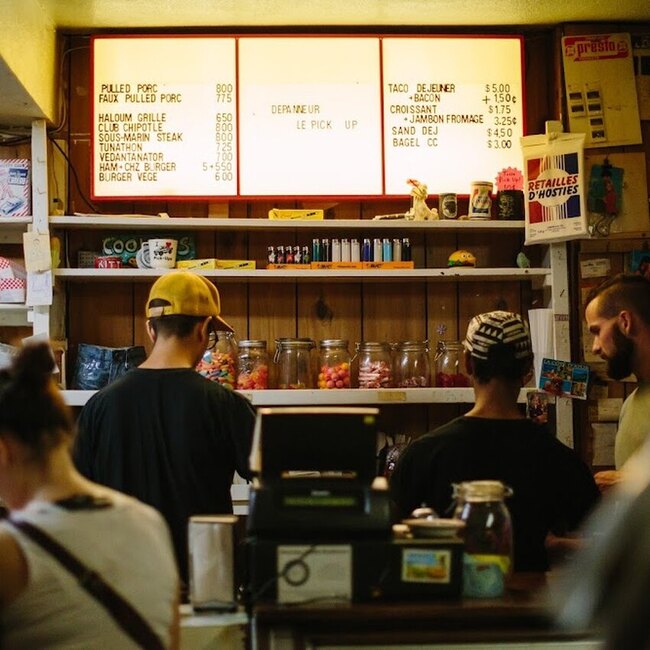 Dépanneur Le Pick Up - Restaurants Brunch près de: H2S3B2