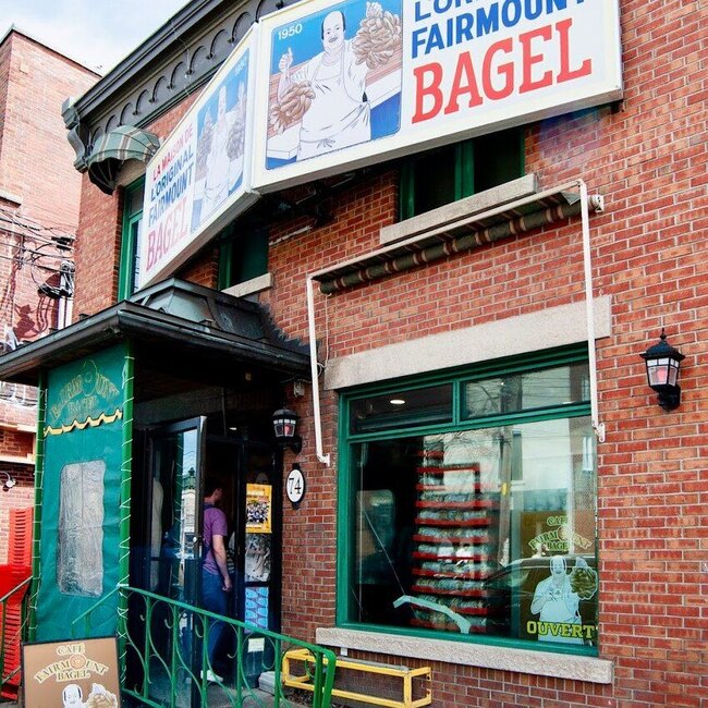 Fairmount Bagel Bakery - Restaurants in Montreal