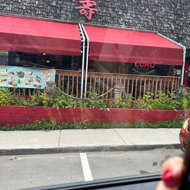 Luau - Restaurants in Sainte-Adèle