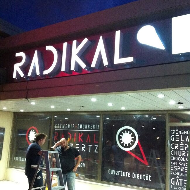 Radikal Dezzertz - Restaurants pr&egrave;s de: H1R3G1