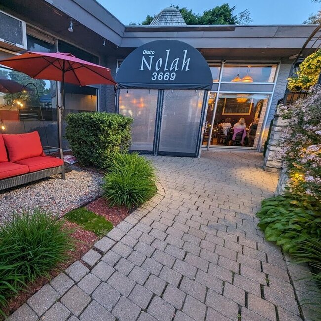 Bistro Nolah - Restaurants près de: H9H2A7