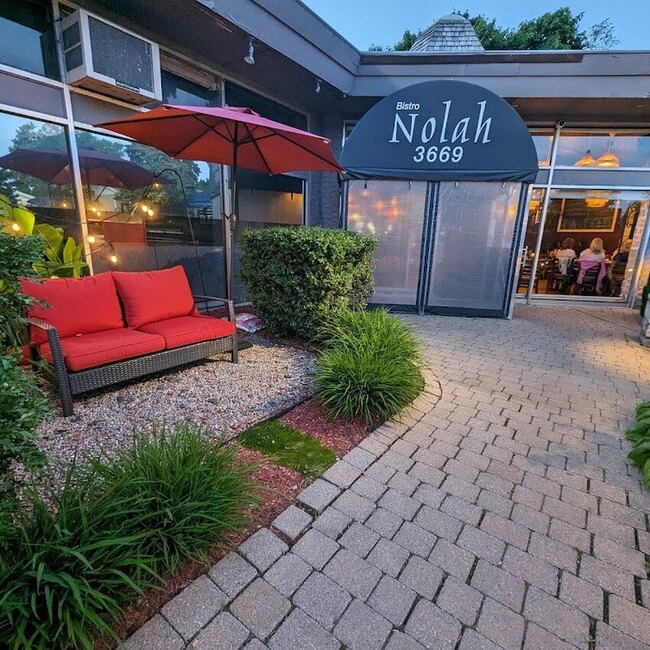 Bistro Nolah - Restaurants Fran&ccedil;ais, Bistro &agrave; Dollard-des-Ormeaux