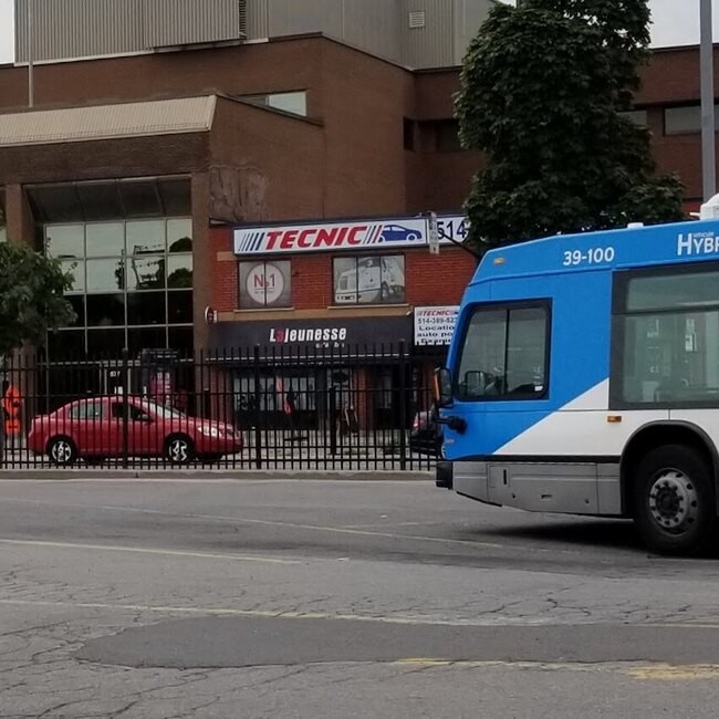 Bar Lajeunesse - Restaurants pr&egrave;s du m&eacute;tro Henri-Bourassa (H3L 1C5)