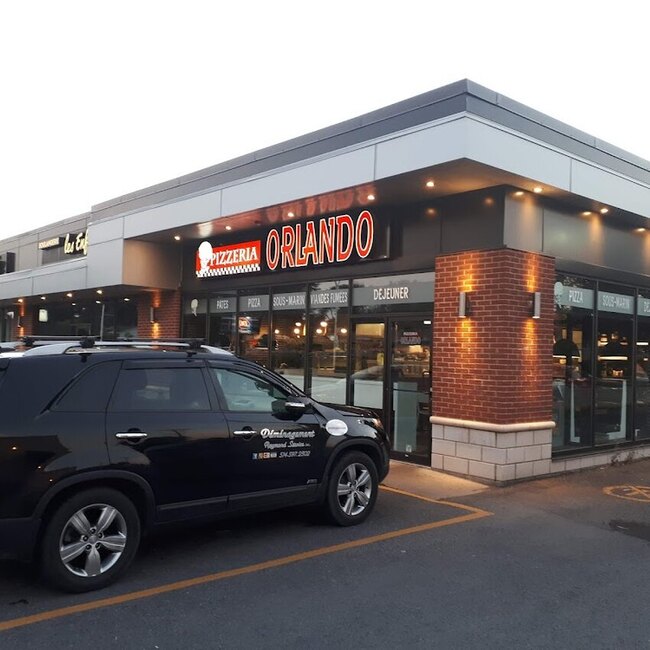 Orlando Le Roi Du Sous-Marin - Restaurants pr&egrave;s de: J4B0B2